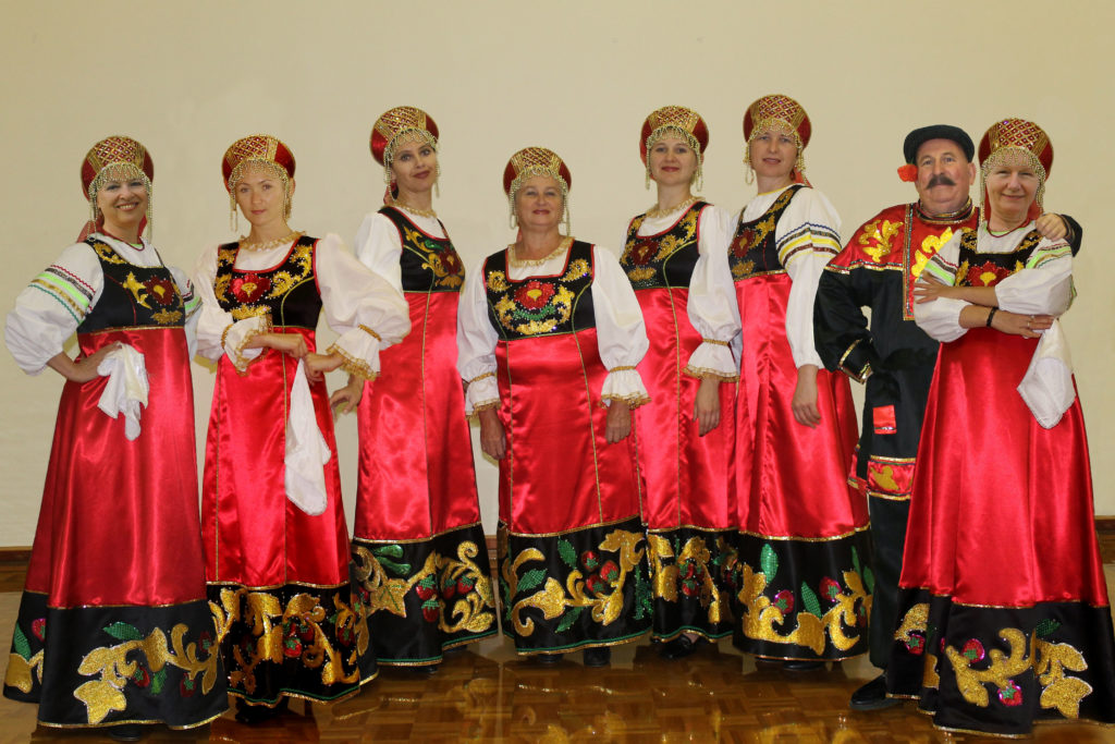 Народные костюмы для женщин русские концертные